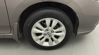 Used 2013 Honda City [2011-2014] 1.5 V MT Petrol Manual tyres RIGHT FRONT TYRE RIM VIEW