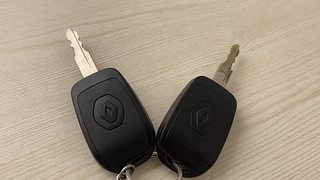 Used 2019 Renault Kwid [2017-2019] RXT 1.0 SCE Special (O) Petrol Manual extra CAR KEY VIEW