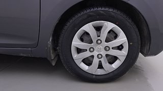 Used 2015 Hyundai Eon Magna + (O) 1.0 Petrol Manual tyres RIGHT FRONT TYRE RIM VIEW