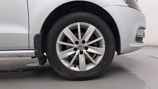 Used 2015 Volkswagen Polo Highline1.2L (P) Petrol Manual tyres RIGHT FRONT TYRE RIM VIEW