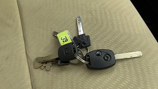 Used 2013 Honda City [2011-2014] 1.5 V MT Petrol Manual extra CAR KEY VIEW