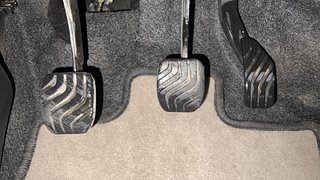 Used 2019 Renault Kwid [2017-2019] RXT 1.0 SCE Special (O) Petrol Manual interior PEDALS VIEW