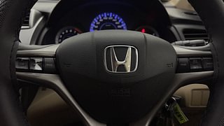 Used 2013 Honda City [2011-2014] 1.5 V MT Petrol Manual top_features Steering mounted controls