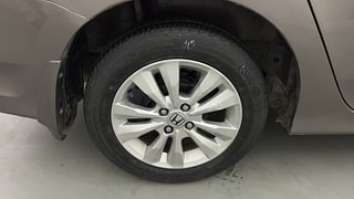Used 2013 Honda City [2011-2014] 1.5 V MT Petrol Manual tyres RIGHT REAR TYRE RIM VIEW