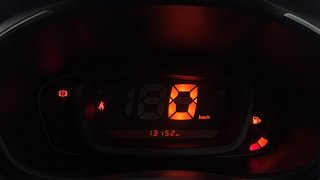 Used 2019 Renault Kwid [2017-2019] RXT 1.0 SCE Special (O) Petrol Manual interior CLUSTERMETER VIEW