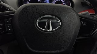 Used 2018 Tata Tiago [2016-2020] Revotron XZA AMT Petrol Automatic top_features Airbags