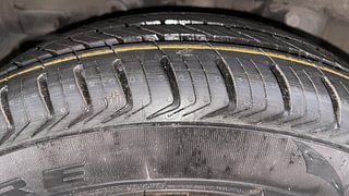 Used 2015 Hyundai Eon Magna + (O) 1.0 Petrol Manual tyres RIGHT REAR TYRE TREAD VIEW