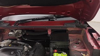 Used 2019 Renault Kwid [2017-2019] RXT 1.0 SCE Special (O) Petrol Manual engine ENGINE LEFT SIDE HINGE & APRON VIEW