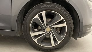 Used 2021 Tata Altroz XZ 1.5 Diesel Manual tyres RIGHT FRONT TYRE RIM VIEW