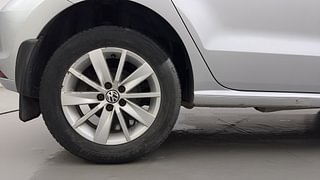 Used 2015 Volkswagen Polo Highline1.2L (P) Petrol Manual tyres RIGHT REAR TYRE RIM VIEW