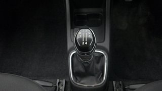 Used 2019 Renault Kwid [2017-2019] RXT 1.0 SCE Special (O) Petrol Manual interior GEAR  KNOB VIEW