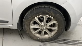 Used 2016 Hyundai Grand i10 Asta 1.2 Kappa VTVT Petrol Manual tyres RIGHT FRONT TYRE RIM VIEW