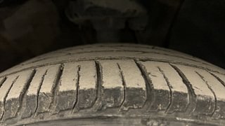 Used 2023 Hyundai Venue S Plus 1.5 CRDi Diesel Manual tyres RIGHT FRONT TYRE TREAD VIEW
