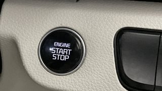 Used 2020 Kia Seltos HTX IVT G Petrol Automatic top_features Keyless start