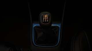 Used 2022 Tata Punch Creative Dual Tone Petrol Manual interior GEAR  KNOB VIEW