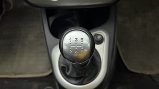 Used 2014 Ford Figo Duratec Petrol Titanium 1.2 Petrol Manual interior GEAR  KNOB VIEW