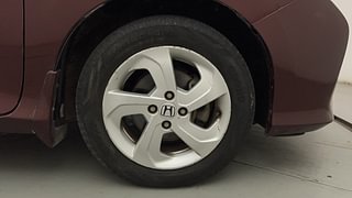 Used 2015 Honda City VX Petrol Manual tyres RIGHT FRONT TYRE RIM VIEW