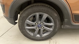 Used 2021 Ford Freestyle [2017-2021] Titanium Plus 1.2 Ti-VCT Petrol Manual tyres RIGHT REAR TYRE RIM VIEW