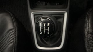 Used 2022 Maruti Suzuki Swift ZXI Petrol Manual interior GEAR  KNOB VIEW