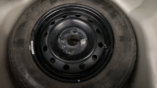 Used 2015 Maruti Suzuki Swift [2011-2017] VXi Petrol Manual tyres SPARE TYRE VIEW