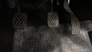 Used 2015 Maruti Suzuki Swift [2011-2017] VXi Petrol Manual interior PEDALS VIEW