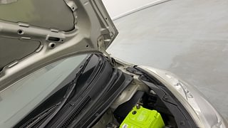 Used 2012 Hyundai i10 Era 1.1 iRDE2 Petrol Manual engine ENGINE LEFT SIDE HINGE & APRON VIEW