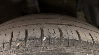Used 2015 Maruti Suzuki Swift [2011-2017] VXi Petrol Manual tyres RIGHT FRONT TYRE TREAD VIEW