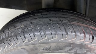 Used 2017 Renault Kwid [2017-2019] RXT 1.0 SCE Special Petrol Manual tyres RIGHT REAR TYRE TREAD VIEW