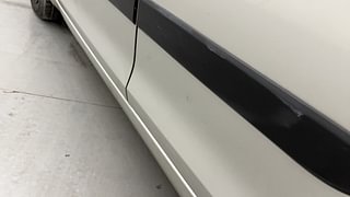 Used 2015 Maruti Suzuki Swift [2011-2017] VXi Petrol Manual dents MINOR SCRATCH