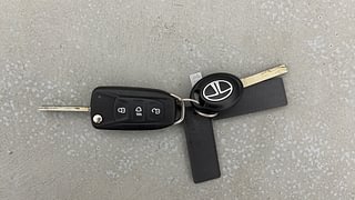 Used 2021 Tata Tiago Revotron XZ Plus Petrol Manual extra CAR KEY VIEW