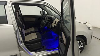 Used 2017 Maruti Suzuki Wagon R 1.0 [2010-2019] VXi Petrol Manual interior RIGHT SIDE FRONT DOOR CABIN VIEW