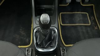 Used 2017 Renault Kwid [2017-2019] RXT 1.0 SCE Special Petrol Manual interior GEAR  KNOB VIEW