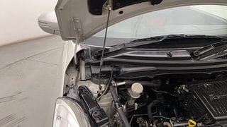 Used 2015 Maruti Suzuki Swift [2011-2017] VXi Petrol Manual engine ENGINE RIGHT SIDE HINGE & APRON VIEW