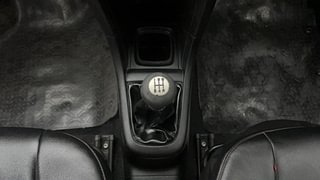 Used 2015 Maruti Suzuki Swift [2011-2017] VXi Petrol Manual interior GEAR  KNOB VIEW