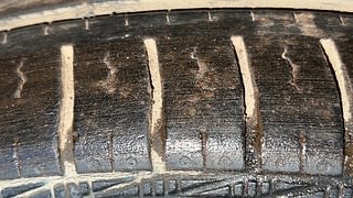 Used 2017 Volkswagen Polo Comfortline 1.2L (P) Petrol Manual tyres RIGHT REAR TYRE TREAD VIEW