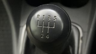 Used 2017 Volkswagen Polo Comfortline 1.2L (P) Petrol Manual interior GEAR  KNOB VIEW