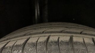 Used 2015 Ford EcoSport Titanium 1.5 Ti-VCT Petrol Manual tyres RIGHT REAR TYRE TREAD VIEW