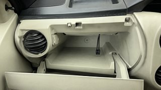 Used 2013 Toyota Etios [2010-2017] G Petrol Manual top_features Glove box cooling