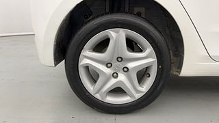 Used 2017 Hyundai Elite i20 Asta 1.2 Petrol Manual tyres RIGHT REAR TYRE RIM VIEW