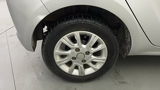 Used 2018 Tata Tiago [2016-2020] Revotron XZA AMT Petrol Automatic tyres RIGHT REAR TYRE RIM VIEW
