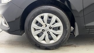 Used 2019 Hyundai Verna [2017-2020] 1.4 VTVT EX Petrol Manual tyres LEFT FRONT TYRE RIM VIEW