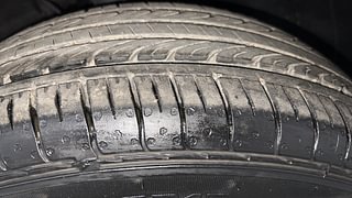 Used 2022 Hyundai Venue SX 1.2 Petrol Petrol Manual tyres RIGHT FRONT TYRE TREAD VIEW