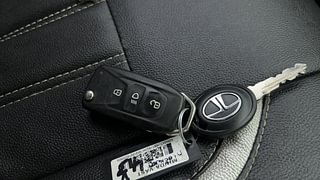 Used 2018 Tata Tiago [2016-2020] Revotron XZA AMT Petrol Automatic extra CAR KEY VIEW