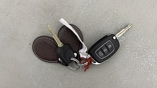 Used 2017 Hyundai Elite i20 Asta 1.2 Petrol Manual extra CAR KEY VIEW
