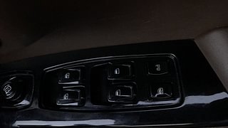 Used 2022 Mahindra Scorpio N Z8 L Diesel AT 7 STR Diesel Automatic top_features Power windows