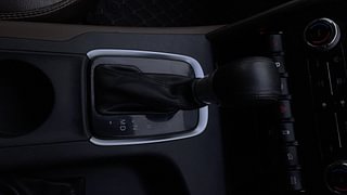 Used 2022 Mahindra Scorpio N Z8 L Diesel AT 7 STR Diesel Automatic interior GEAR  KNOB VIEW