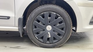 Used 2017 Volkswagen Polo Comfortline 1.2L (P) Petrol Manual tyres RIGHT FRONT TYRE RIM VIEW