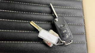 Used 2017 Volkswagen Polo Comfortline 1.2L (P) Petrol Manual extra CAR KEY VIEW