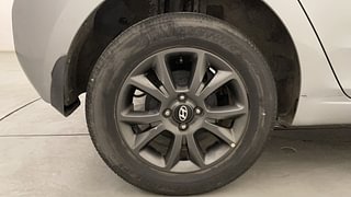 Used 2018 Hyundai Elite i20 Asta 1.2 AT Petrol Automatic tyres RIGHT REAR TYRE RIM VIEW