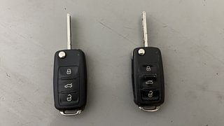Used 2015 volkswagen Vento 1.6L Highline Diesel Diesel Manual extra CAR KEY VIEW